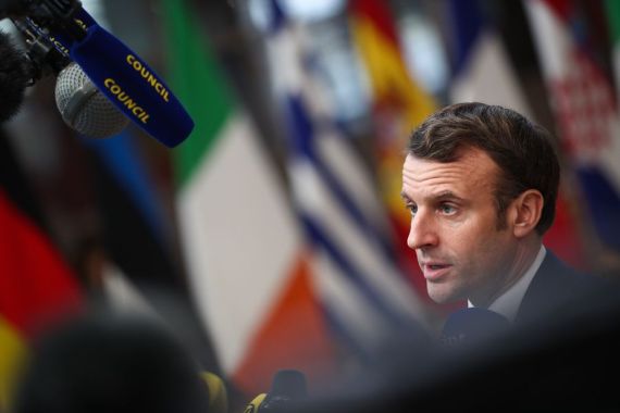 La France se prépare à affronter Le Pen et Macron