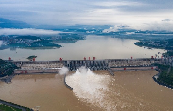 Massive flood arrives at China's Three Gorges reservoir | Macau Business